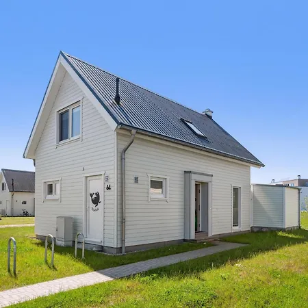 Gorgeous In Ostseeresort With Sauna Holiday home *